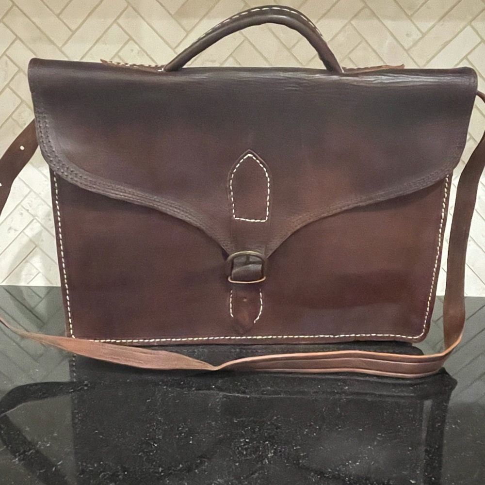 Beautifully crafted leather briefcase / satchel. - Picture 2 of 6
